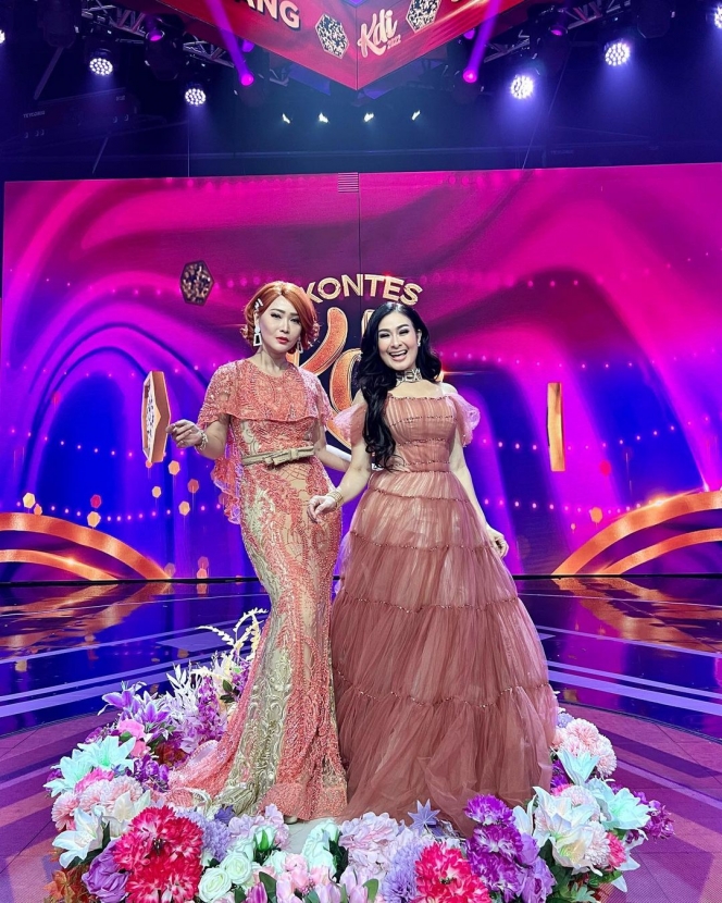 Duo Diva Dangdut Ternama, Ini Deretan Potret Inul Daratista dan Iis Dahlia Kompak Tampil Anggun dengan Busana Senada