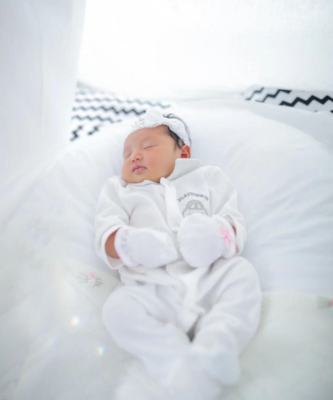 Sempat Disembunyikan, Ini 10 Potret Wajah Cantik Baby Alia Anak Bungsu Zaskia Gotik yang Baru Lahir