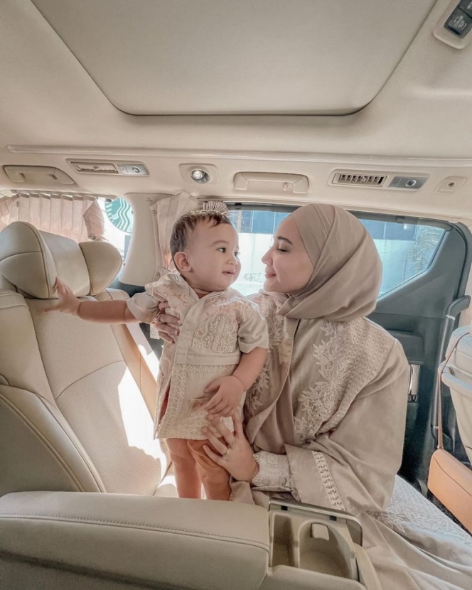 Pakai Peci dan Sarung, Ini 20 Potret Gemas Baby Ukasya Kenakan Busana Muslim