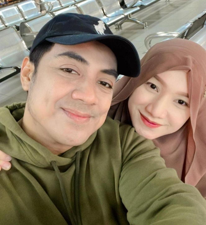 Hamil Anak Kembar, Ini Potret Cantik Indri Giana Istri Ustaz Riza Muhammad Saat Pamer Baby Bump