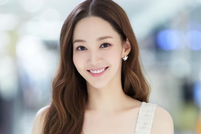 Paras Cantiknya Tidak Dimakan Usia, Ini Deretan Potret Aktris Korea Park Min Young Bintang Drakor Love in Contract