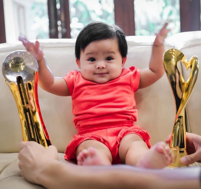 Jadi Bayi Hits, Ini 7 Ekspresi Gemes Ameena yang Sukses Bikin Netizen Ngakak