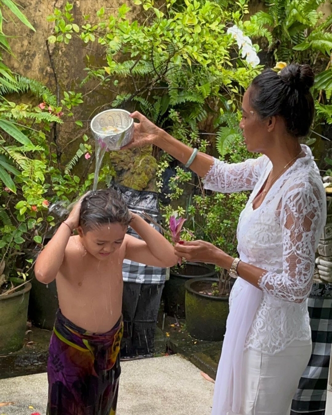 Deretan Potret Keluarga Jessica Iskandar Melukat di Bali, Ekspresi El Barack Lucu Banget