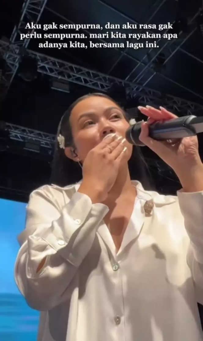 Potret 11 Penyanyi Indonesia dengan Wajah Tanpa Make Up, Yura Yunita Pede Tunjukkan Wajah Berjerawat 