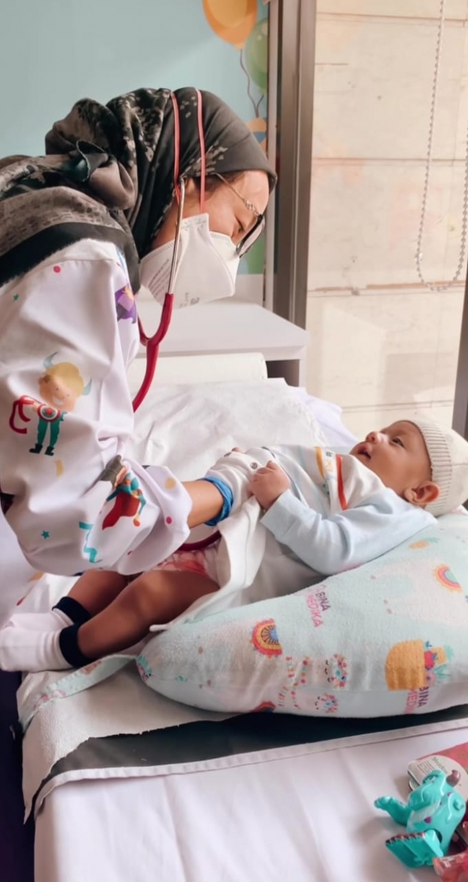 Super Gemas, Ini 10 Potret Baby Arash Anak Faradila Yoshi yang Baru Berumur 5 Bulan 
