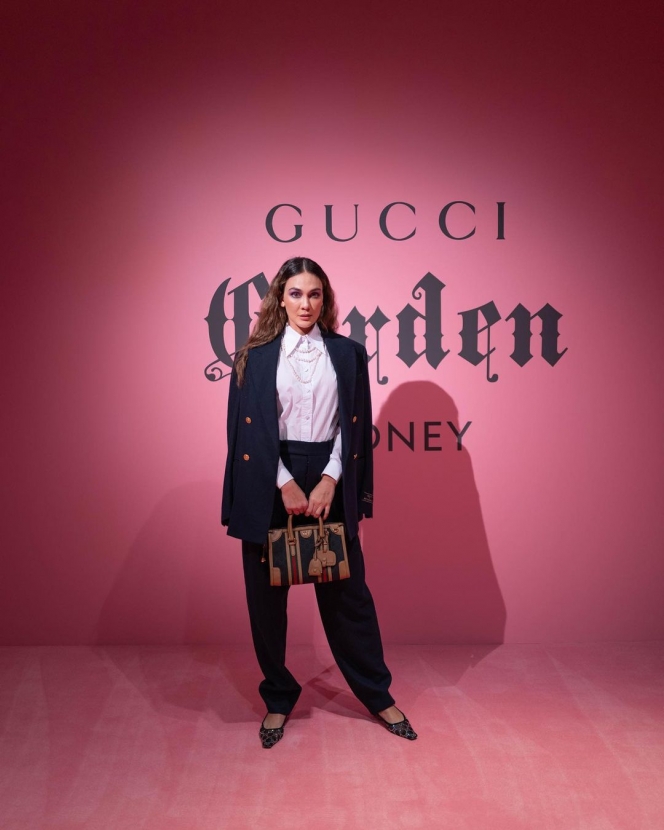 Deretan Potret Luna Maya Hadiri Acara Gucci di Australia, Penampilannya Super Bikin Pangling