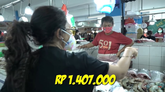 Deretan Potret Mayangsari ke Pasar yang Diberi Sangu dan Harus Habiskan 10 Juta Sekali Belanja, Gayanya jadi Sorotan Masyarakat