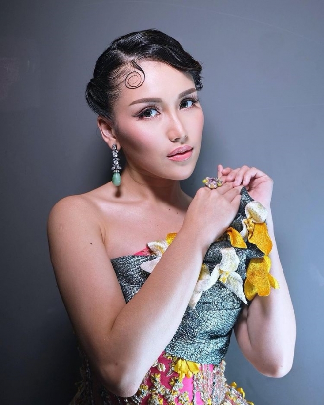 Deretan Pesona Ayu Ting Ting di Anugerah Dangdut Indonesia 2022, Raih Penghargaan Penyanyi Dangdut Wanita Paling di Hati