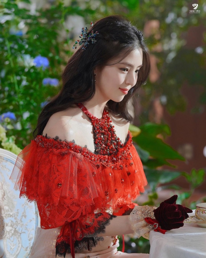 Cantik Bak Putri Kerajaan, Ini 10 Potret Han So Hee di Teaser The Villainess is A Marionette