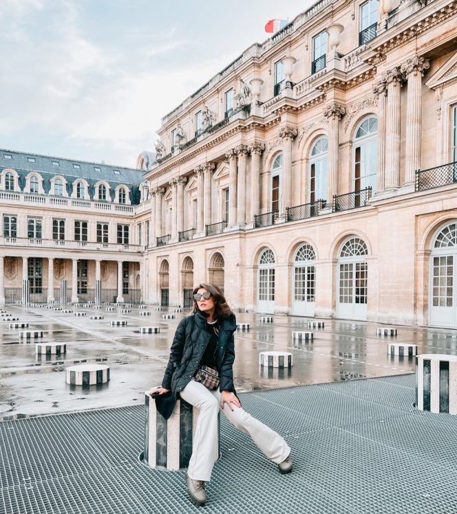Liburan Tanpa Ajak Anak, Ini 10 Potret Cantik Carissa Puteri Jalan-Jalan di Paris