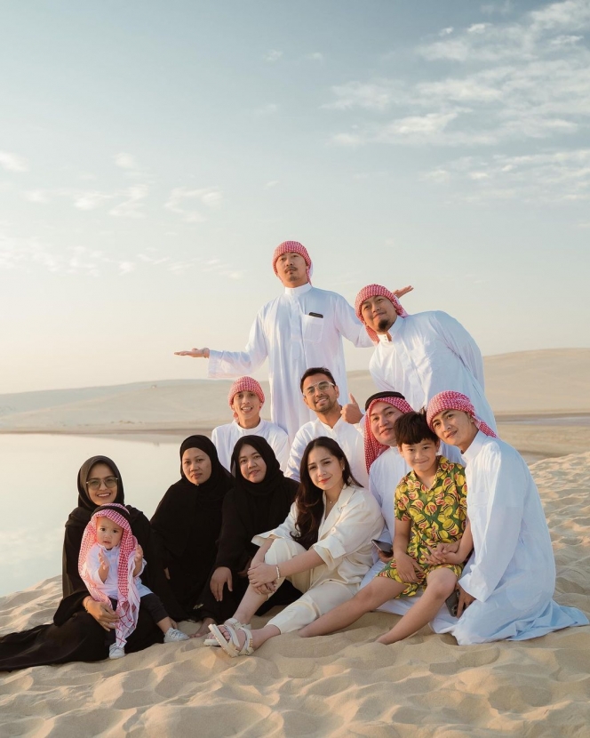 10 Potret Mesra Nagita Slavina dan Raffi Ahmad Selama di Qatar yang Jarang Diumbar, Auto Bikin Jomblo Iri 