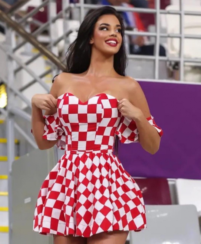Potret Mantan Miss Kroasia Ivana Knoll saat Nonton Piala Dunia 2022 Qatar, Tampil Terlalu Berani hingga Mau Dipenjara