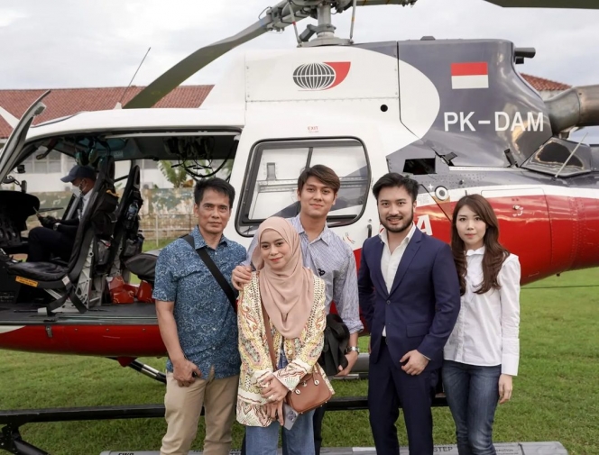 Pakai Helikopter, Ini 10 Potret Rizky Billar dan Lesti Kejora Kunjungi Korban Gempa Cianjur Bareng Rudy Salim