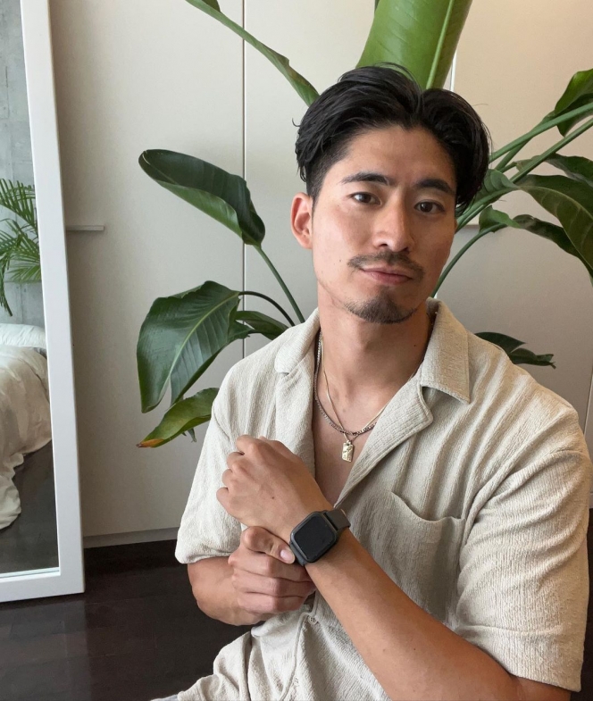 Diduga Lagi Dekat dengan Lucinta Luna, Ini 10 Potret Kensuke Model Ganteng Asal Jepang yang Kekar Banget