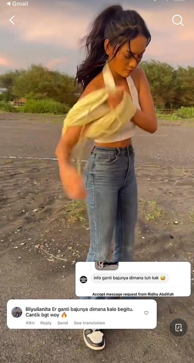 Bikin Heboh Netizen, Ini Deretan Momen Erika Carlina Ganti Baju di Pinggir Jalan