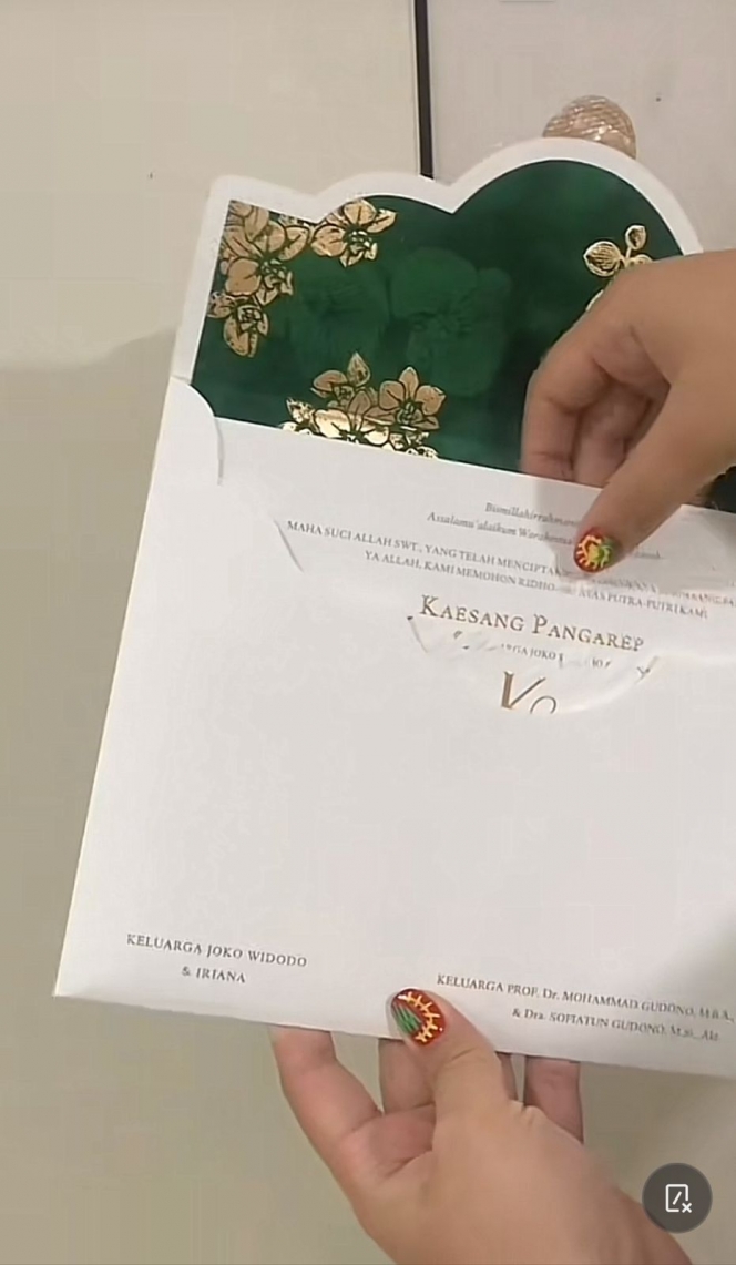 10 Potret Undangan Pernikahan Kaesang Pangarep dan Erina Gudono yang Super Mewah, Dilengkapi Barcode untuk Akses Masuk