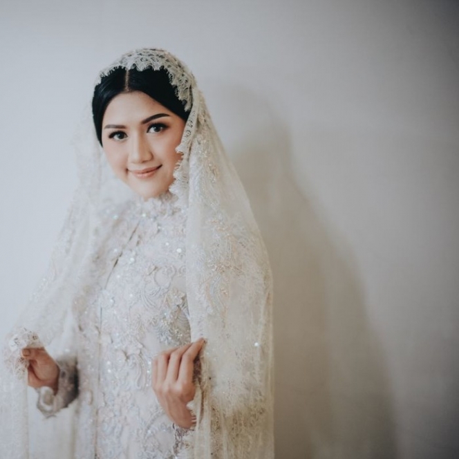 Dua Hari Menjelang Akad, Ini 10 Potret Erina Gudono di Acara Pengajian Menuju Pernikahan