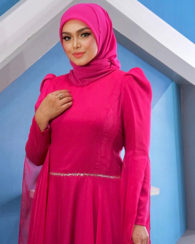 Obati Kerinduan Penggemar, Ini Pesona Siti Nurhaliza saat Jadi Bintang Tamu di Acara Dangdut Academy