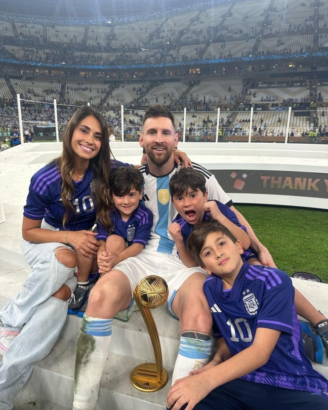 10 Pesona Antonella Roccuzzo, Istri Pesepak Bola Lionel Messi yang Cantik dan jadi Sorotan