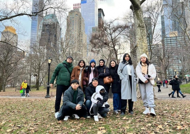 Potret Keseruan Mulan Jameela Liburan ke New York Tanpa Ahmad Dhani, Tiara dan El Rumi Malah Ramai Dijodohkan Netizen