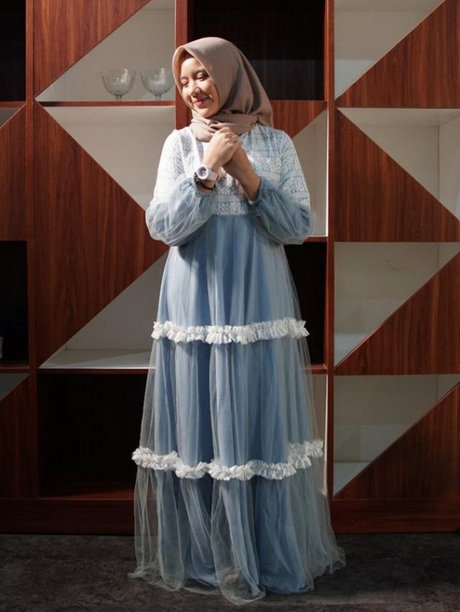 8 Potret Manisnya Tiara Andini Kenakan Hijab, Terbaru Pas Umroh Bareng Alshad Ahmad!