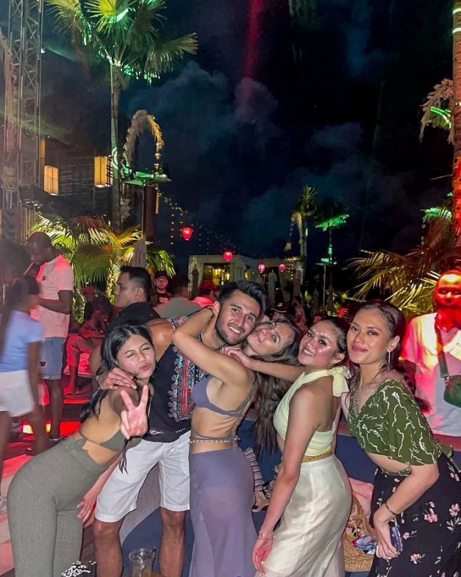 Deretan Potret Wulan Guritno Asyik Clubbing di Bali Bareng Pacar, Tampil Terbuka hingga Curi Perhatian