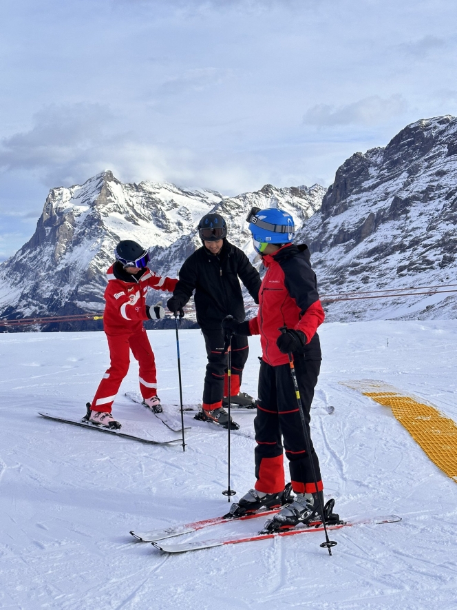 Deretan Potret Bulan Madu Diam-Diam Kaesang dan Erina Gudono ke Swiss, Main Ski Bareng dan Tampak Mesra