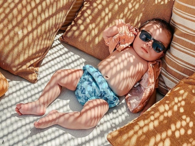 Keluarga Hobi Traveling, Ini 10 Potret Nikita Willy Ajak Baby Issa Menikmati Alam Terbuka