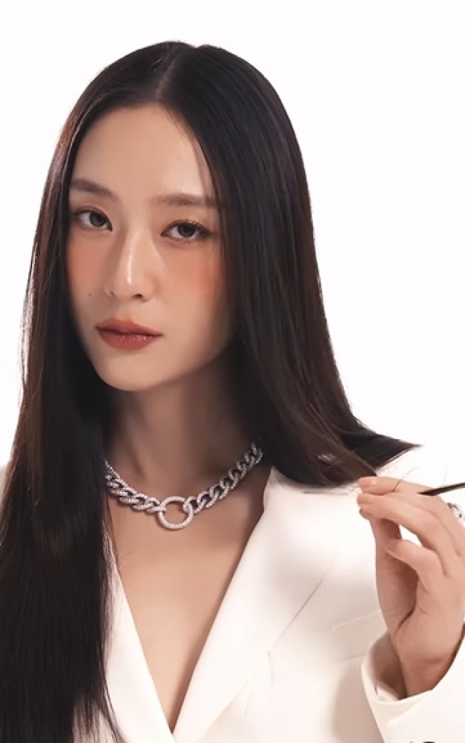 Auranya Mahal Abis! Ini Potret Krystal Jung Jadi Brand Ambassador  Korea Pertama untuk Perhiasan Pomellato
