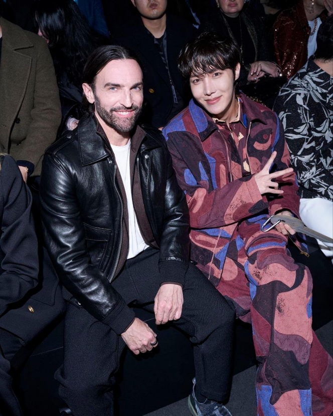 Auranya Menyilaukan, Ini 10 Potret J-Hope BTS Hadiri Louis Vuitton Mens Fashion Show di Paris