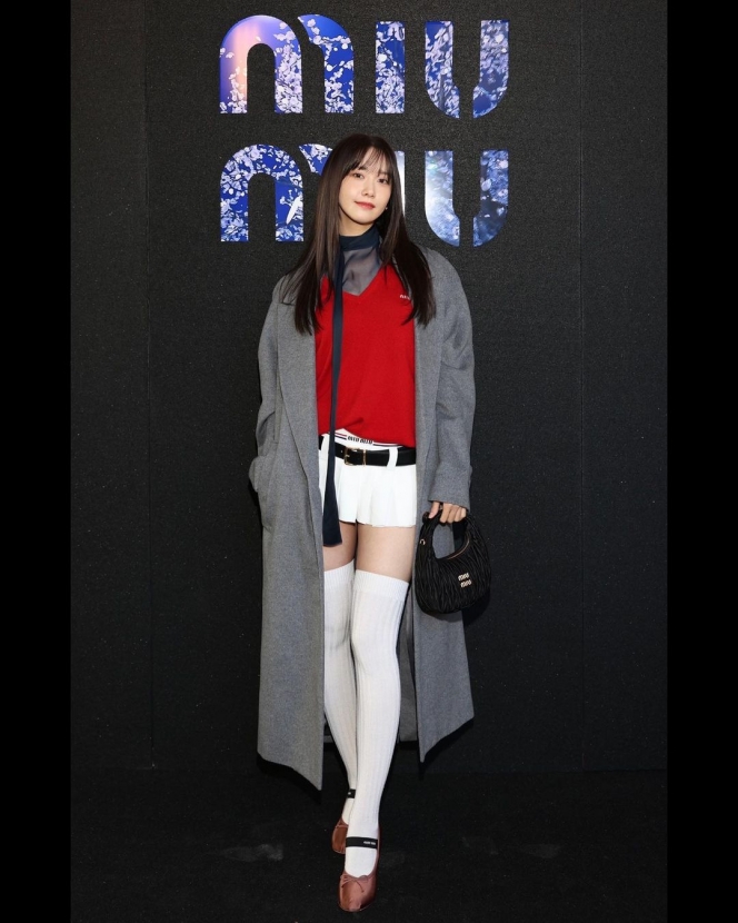 Tampil dengan Rambut Basah, Yoona SNSD Ikut Berpartisipasi dalam Kampanye Global Brand Miu Miu