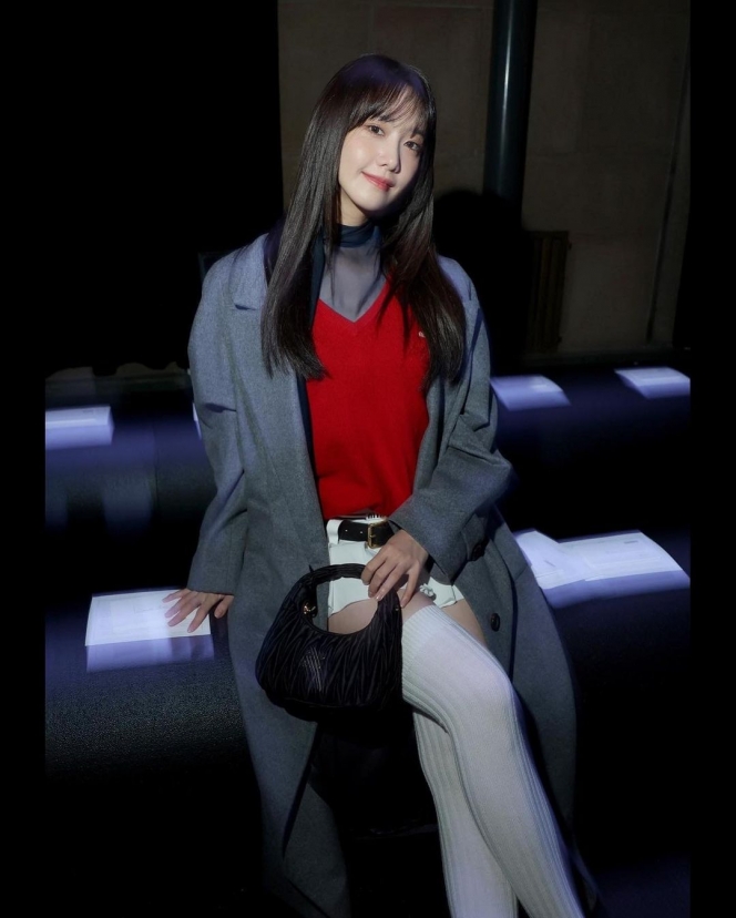 Tampil dengan Rambut Basah, Yoona SNSD Ikut Berpartisipasi dalam Kampanye Global Brand Miu Miu