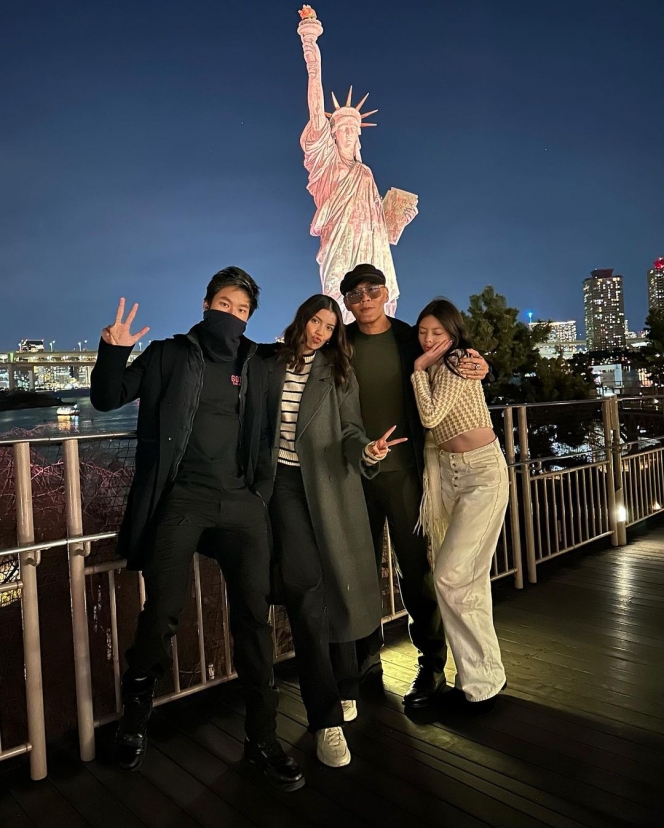 Deretan Potret Akrab Sabrina Chairunnisa dan Nada Tarina saat Liburan ke Jepang, Ibu Anak yang Bestie Banget!