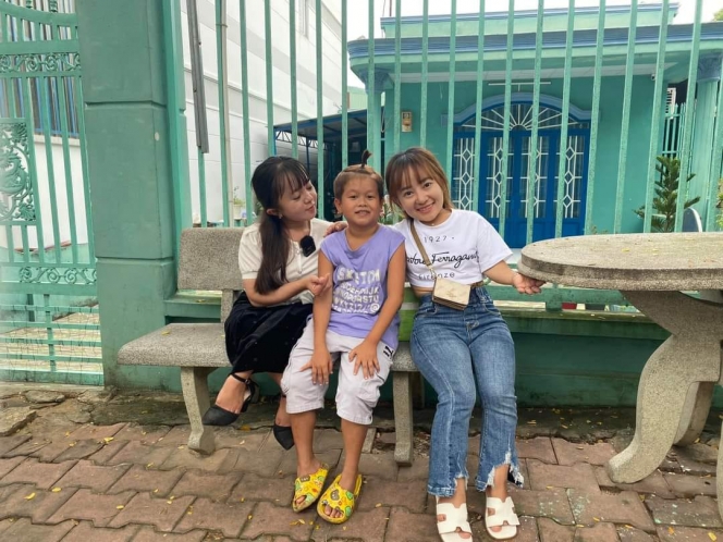 Potret Perempuan Berusia 27 Tahun yang Imutnya Kayak Anak SD, Curi Perhatian Netizen
