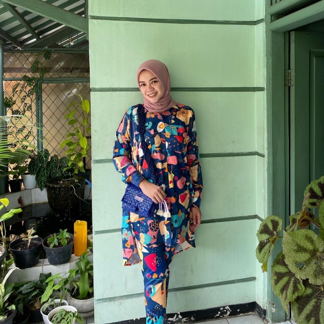 Lama Tak Terlihat, Ini 10 Potret Terbaru Rindu AFI yang Tampil Anggun dalam Balutan Hijab
