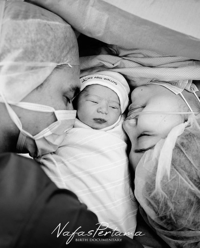 Potret Baby Nae Anak Adipati Dolken yang Kini Berusia 2 Bulan, Makin Lucu dan Mengemaskan