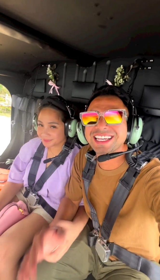 Bikin Para Netizen Baper, Ini 10 Potret Romantis Raffi Ahmad dan Nagita Slavina Naik Helikopter