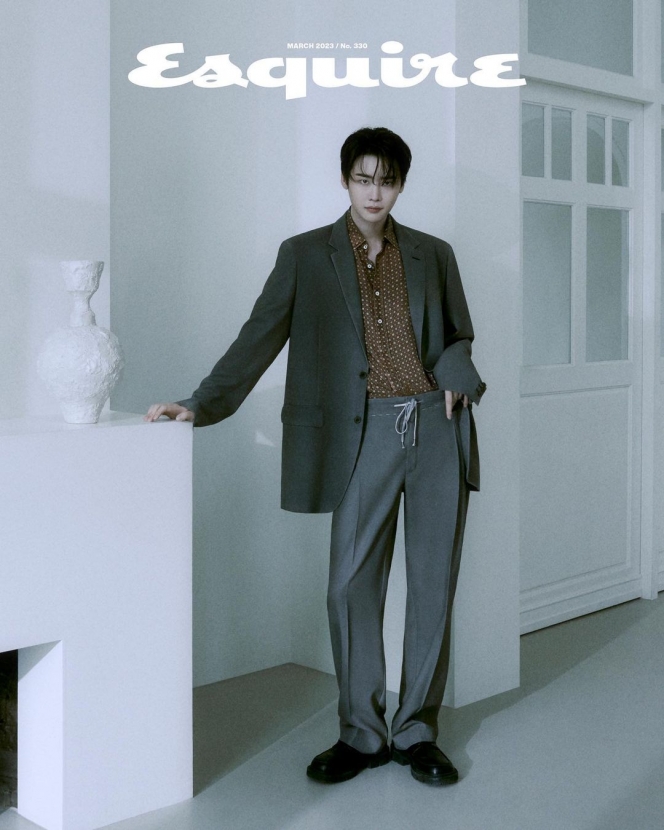 Ketampanannya Meresahkan, Potret Lee Jong Suk untuk Sampul Majalah Esquire Bikin Fans Terkesima