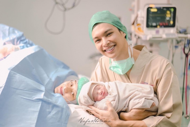 10 Potret Perdana Baby Kaba Anak Kedua Dinda Hauw dan Rey Mbayang yang Ganteng Banget