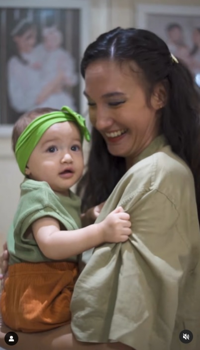 Potret Terbaru Baby Djiwa Anak Nadine Chandrawinata, Paras Bulenya Disebut Netizen Cantik Banget