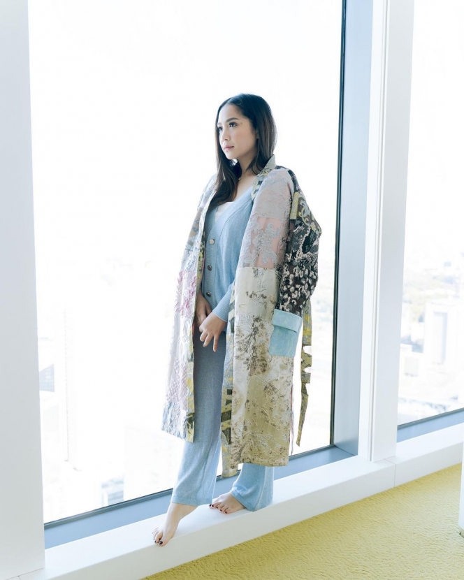 Deretan Potret Nagita Slavina Berpose ala Model Jepang, Netizen: Cantiknya di Luar Nalar!