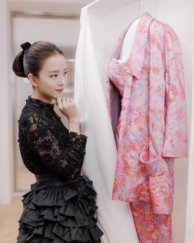 Tampil Bak Putri Kerajaan, Jisoo BLACKPINK Tuai Decak Kagum di Pemotretan Terbaru Dior Heritage