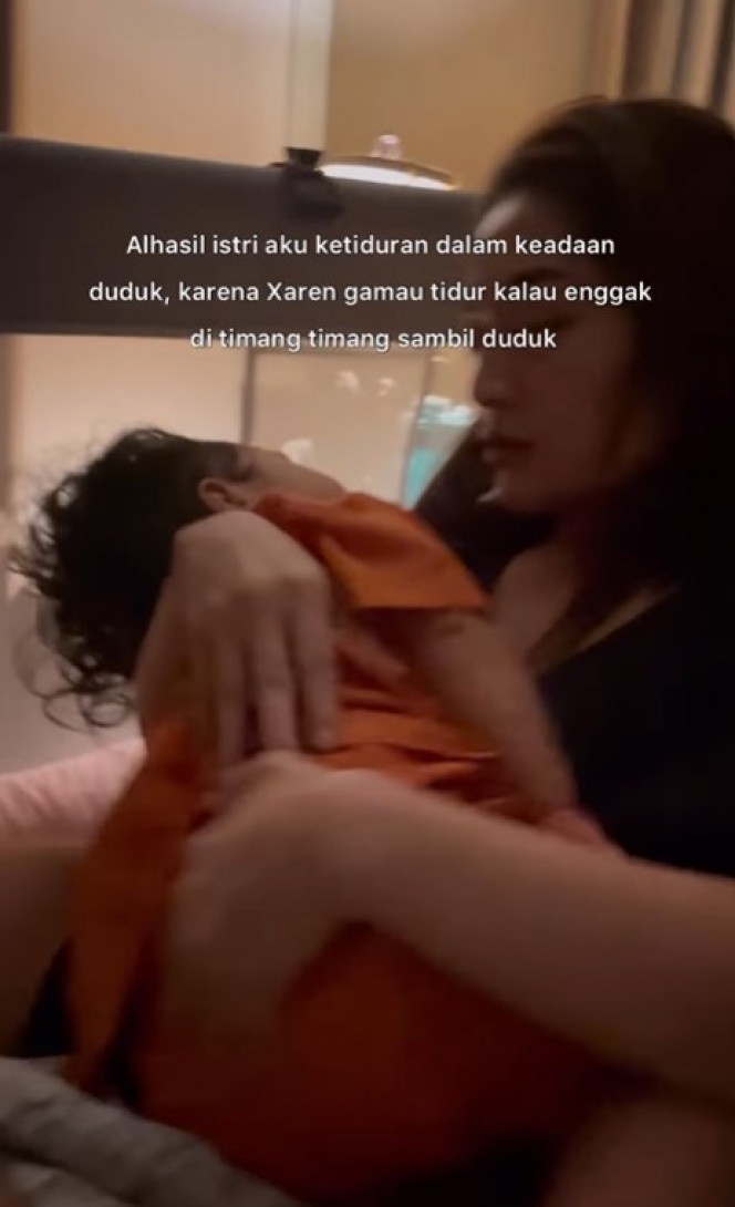 Mulai Begadang sampai Tidur sambil Duduk, 8 Potret Siti Badriah Asuh Baby Xarena yang Lagi Sakit, Perlakuan Manis Krisjiana jadi Sorotan