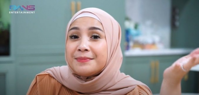 10 Potret Nagita Slavina Berhijab di Acara Kajirans, Bikin Raffi Ahmad Sampai Salting lho!