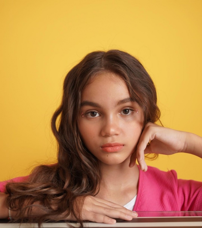 8 Potret Chloe Anak Melaney Ricardo yang Beranjak Remaja, Makin Cantik hingga Didapuk Jadi Model