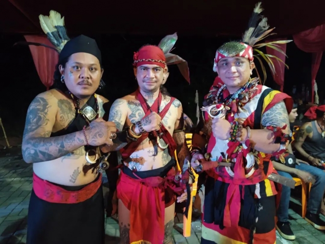 11 Potret Terbaru Frans Indonesianus, Dulunya Pesinetron Terkenal yang Kini Jadi Budayawan di Kalimantan