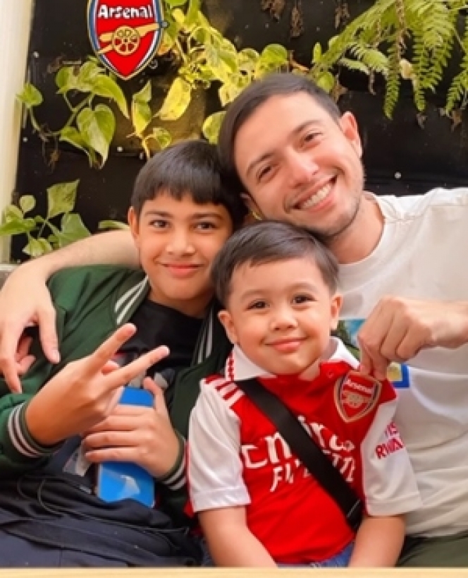 9 Potret Terbaru Arsen Anak Rifky Balweel dan Risty Tagor, Makin Ganteng Beranjak Remaja