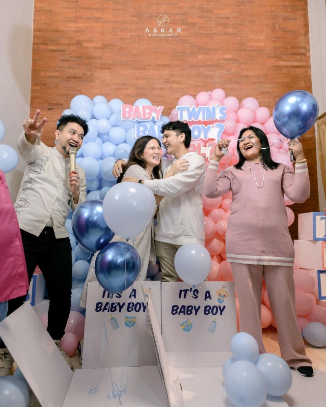 Potret Gender Reveal Masayu Clara yang Bakal Dikaruniai Bay Kembar, bahagia Banget!