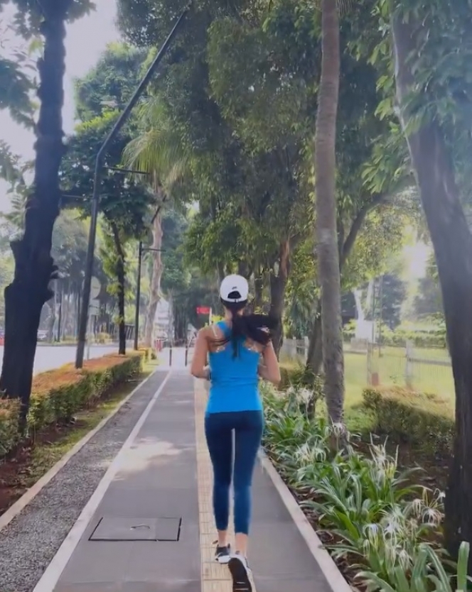 Pamer Tubuh Langsing, Ini 7 Potret Aulia Sarah Jogging di Pagi Hari