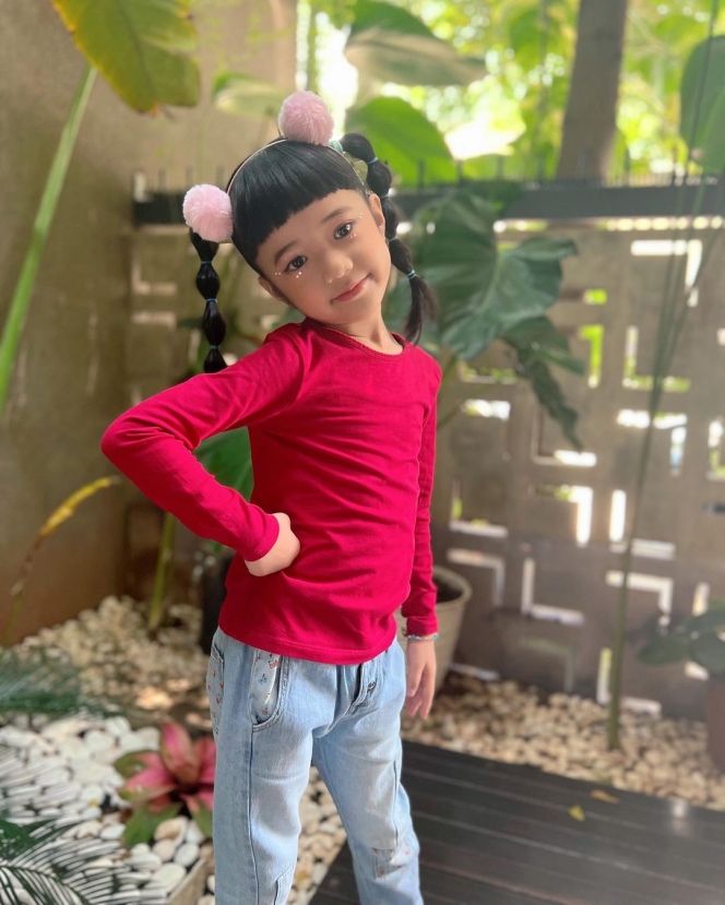 Potret Terbaru Uti Anak Nycta Gina dan Rizky Kinos, Makin Cute dan jago Berpose Depan Kamera